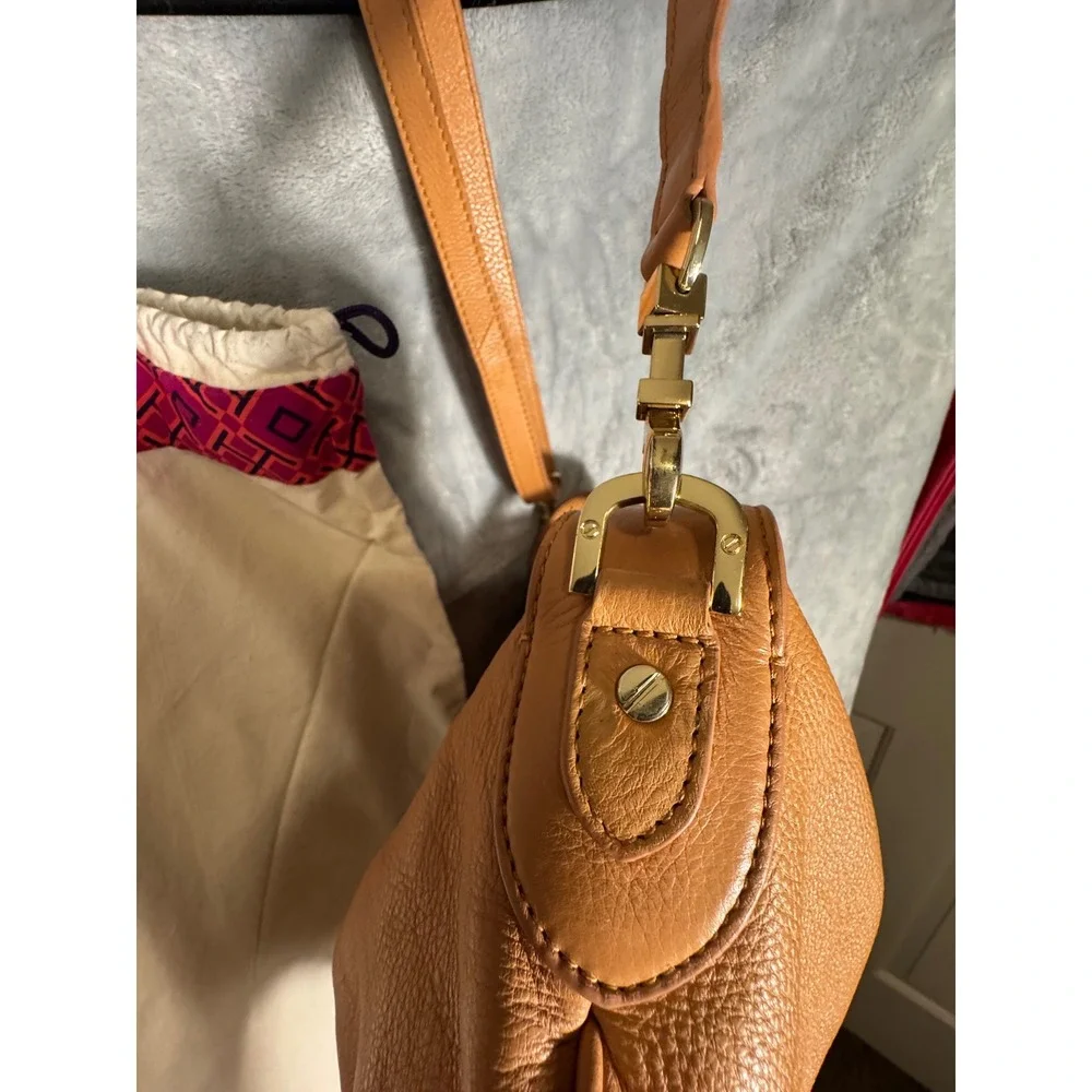 Tory Burch Tan Pebbled Leather Hobo Shoulder Bag Crossbody with Dust Bag large